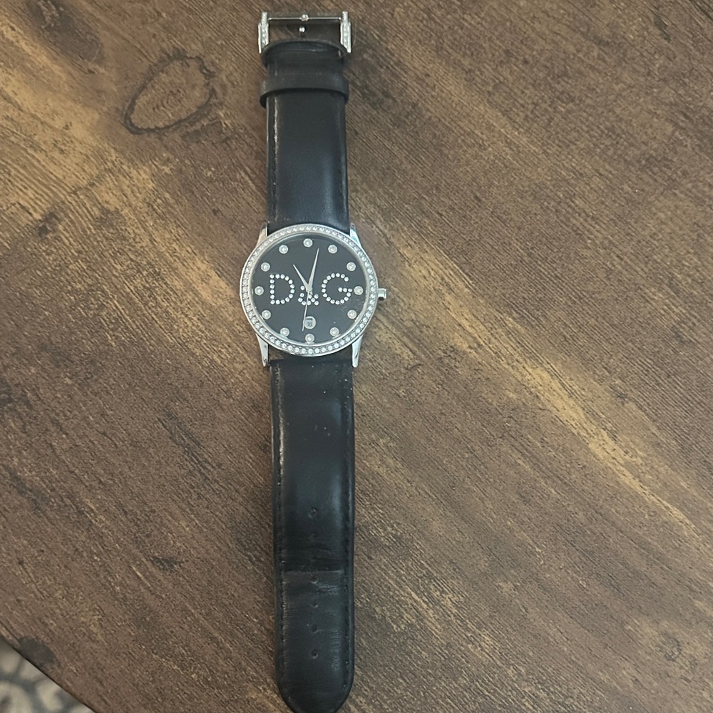 Dolce and Gabana Gloria Leather Quartz Watch with Crystal